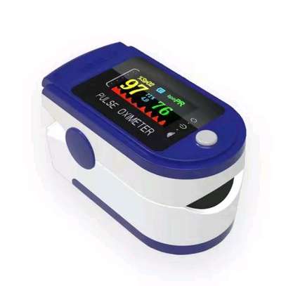 Pulses oximeter with free batteries image 1