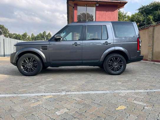 2016 Land Rover discovery 4 in Nairobi image 9