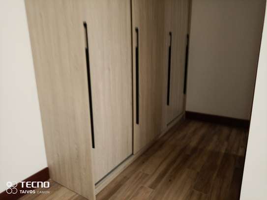 3 Bed Apartment with En Suite at 6Th Avenue image 10