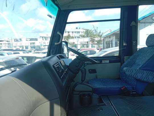 MITSUBISHI ROSA 29 SEATER image 4