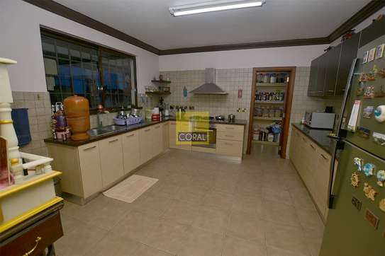 3 Bed Apartment with Lift in Parklands image 5