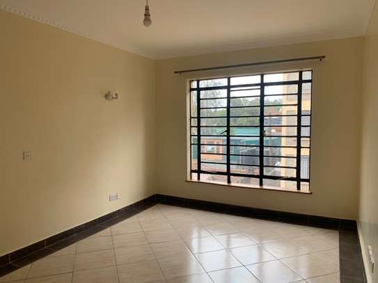3 bedroom apartment master Ensuite available image 14