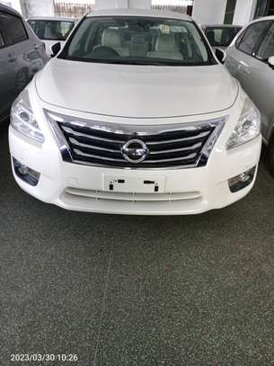 Nissan Teana XL pearl white image 3