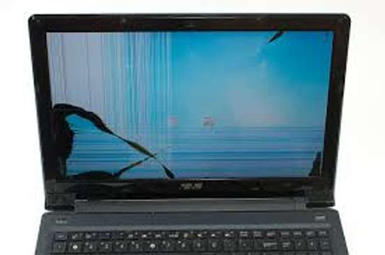 Laptop Screen Replacement Servies image 1