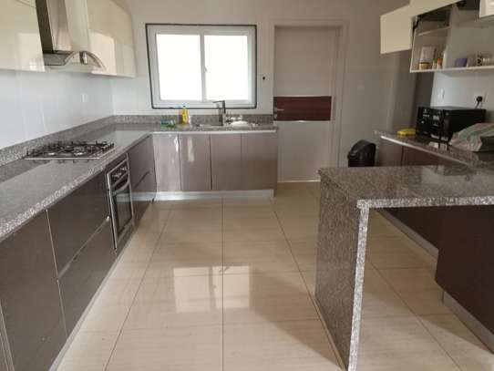 3 Bed Apartment with Swimming Pool in Rhapta Road image 10