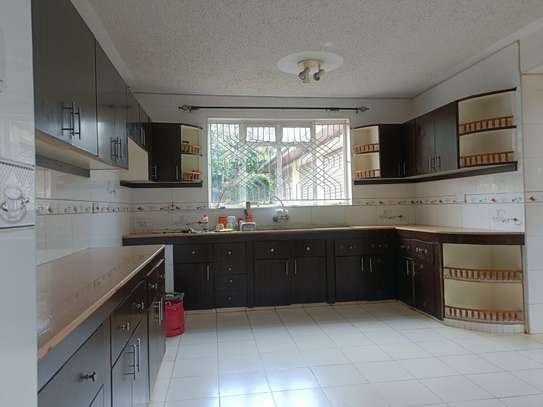 6 Bed House with En Suite in Runda image 14