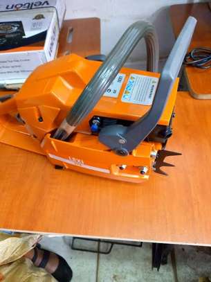 CHAINSAW/POWER SAW FOR HIRE image 3