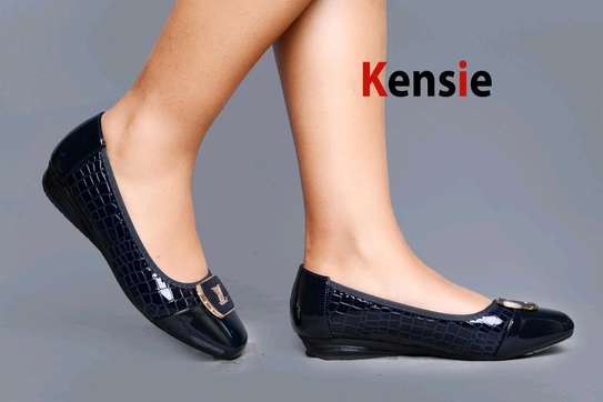 Low trendy shoes in Nairobi,available in sizes 38_43 image 4
