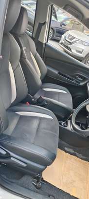 Toyota Vitz GR hybrid white 2018 2wd image 6