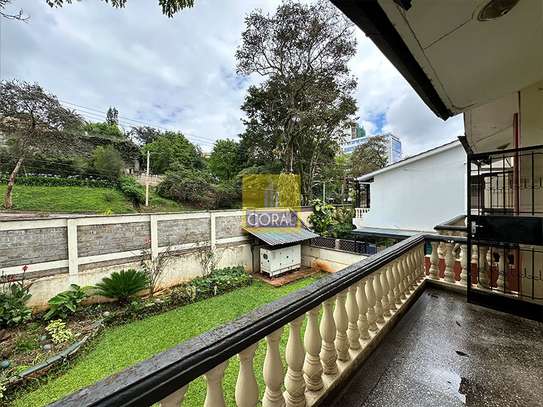 5 Bed Townhouse in Brookside image 4