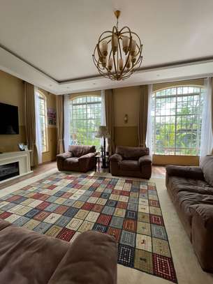 Lovely 5 BR House plus Sqs in Ngong,  Kerarapon image 3