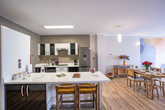 Furnished 2 Bed Apartment with En Suite at Brookside Drive image 2