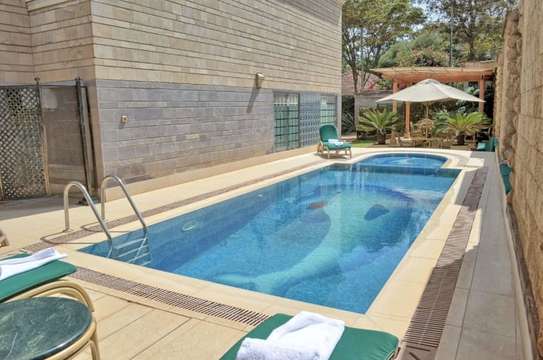 Serviced 3 Bed Apartment with En Suite in Upper Hill image 4