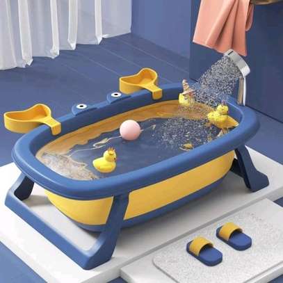 Foldable baby bath tub image 2