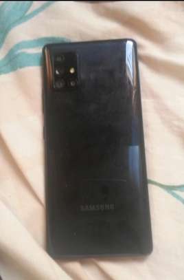 Samsung Galaxy A71 image 2