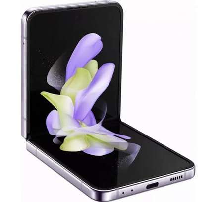 Samsung Galaxy Z flip 4 image 4