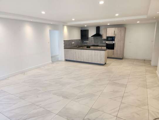 3 Bed Apartment with En Suite in Rhapta Road image 11