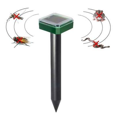 Solar-Powered Pest Repeller For Moles And Rodents, 2 Pack image 6