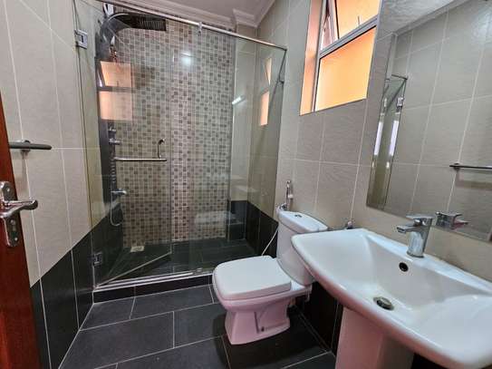 3 Bed Apartment with En Suite in Riverside image 10