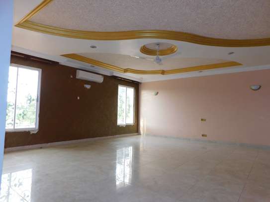 4 Bed House with Aircon in Nyali Area image 14