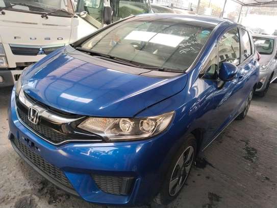 Honda fit hybrid image 2