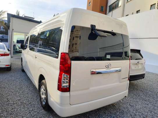 Toyota Hiace 9l manual diesel 2019 New shape image 14