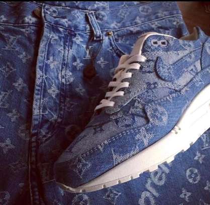 Nike air max clearance supreme louis vuitton
