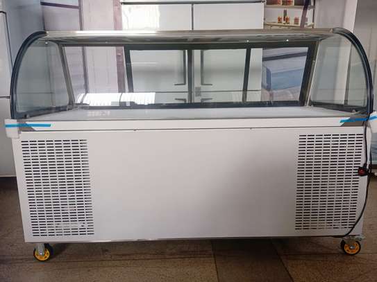 Meat display showcase chiller with freezer image 1