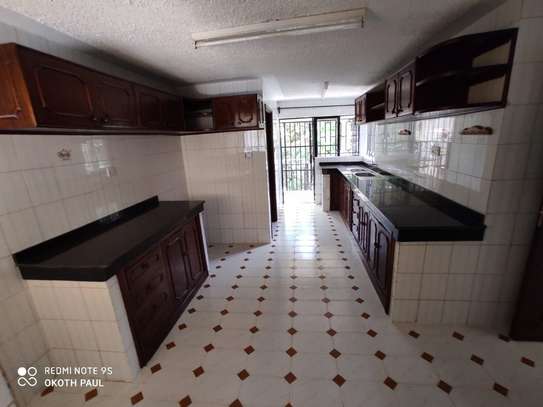 9 Bed Townhouse with Garden in Kileleshwa image 4