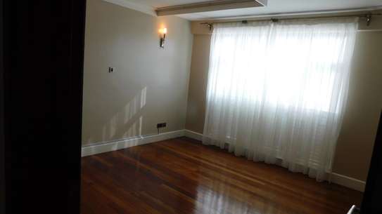 3 Bed Apartment with En Suite at Riverside Drive image 12