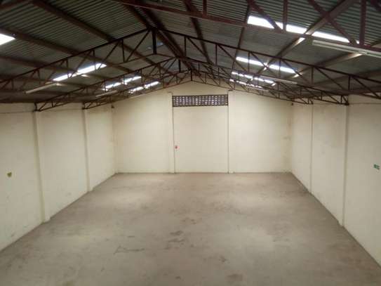 9000 ft² warehouse for rent in Mombasa Road image 4