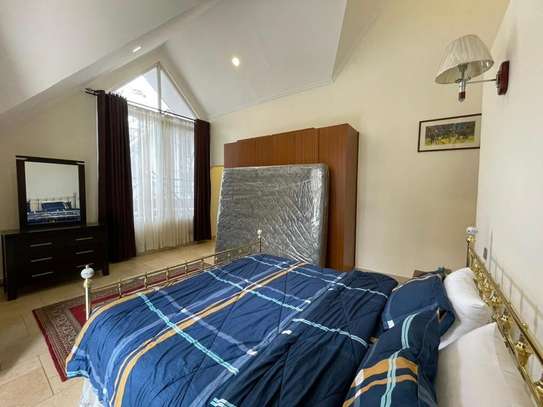3 Bed House with En Suite in Gigiri image 32