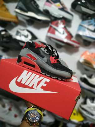 ??Nike Airmax 90 Sneakers
  Sizes.  36-39
 Prices 3400. image 2
