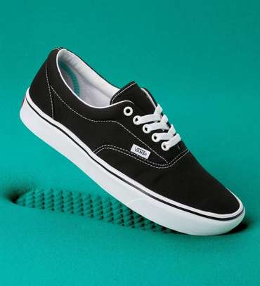 Black/White Unisex Vans Casual Shoes image 1
