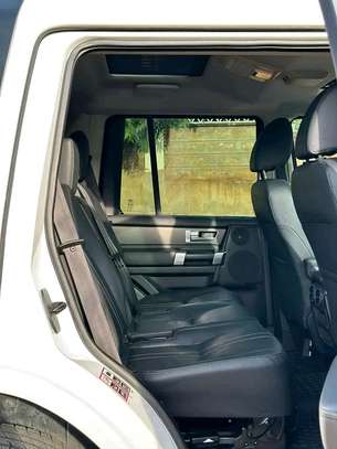 2016 Land Rover discovery 4 HSE  in Nairobi image 12