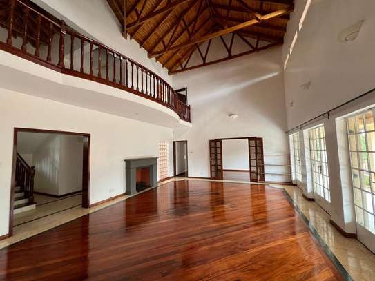 5 Bed Townhouse with En Suite in Nyari image 12