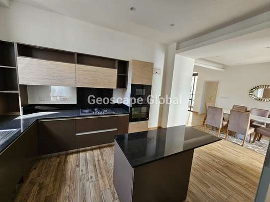4 Bed Apartment with En Suite in Riverside image 5