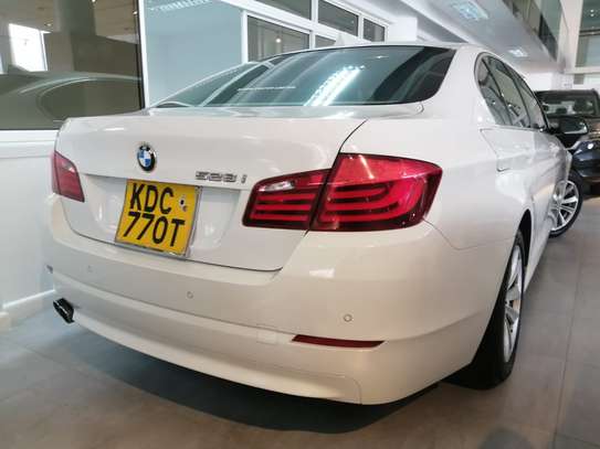 2011 BMW 528i image 3