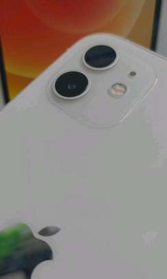Apple Iphone 12 • White 512 Gigabytes  • With Earpods image 3