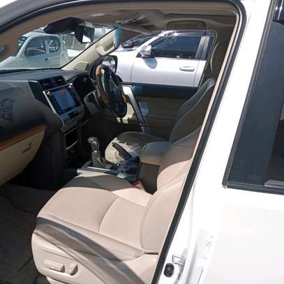 TOYOTA LAND CRUISER PRADO TXL. image 1