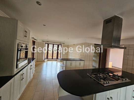 5 Bed House with En Suite in Gigiri image 20