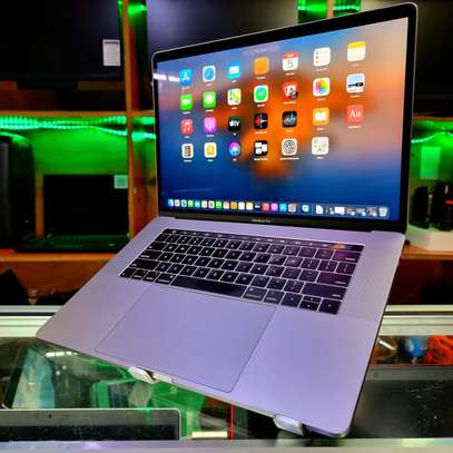 MacBook Pro 15 Core i7 2018 Model A1990 4GB Radeon graphics image 4