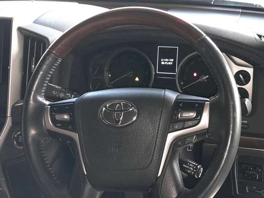 Toyota land-cruiser V8 ZX 2017 black image 4