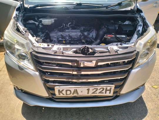 TOYOTA NOAH NEW SHAPE 2014 MODEL image 6