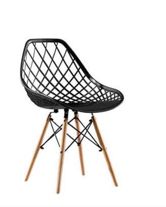 Eames Mesh Chair image 4