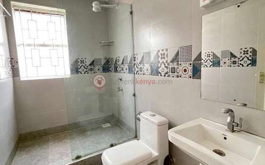 3 Bed Apartment with En Suite in Kileleshwa image 18