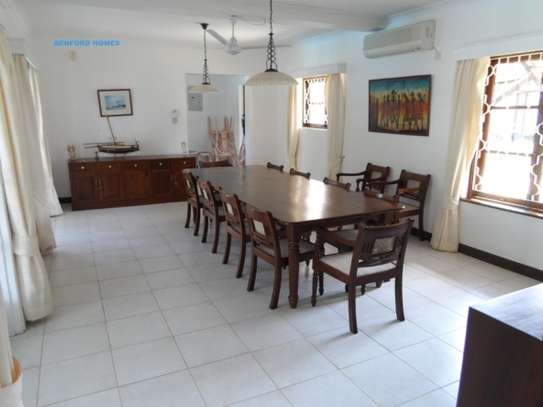 5 Bed Villa with En Suite in Nyali Area image 5