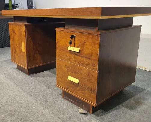 Office Desk; 140cm Lustrous Polish Office Desk image 3