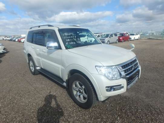 MITSUBISHI PAJERO image 8