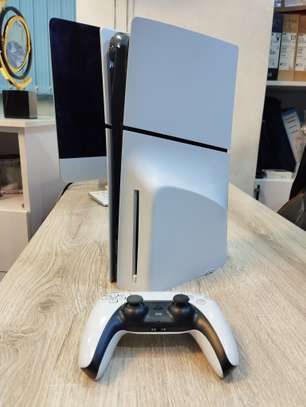 PS5 Console Slim Standard Disc Edition image 3